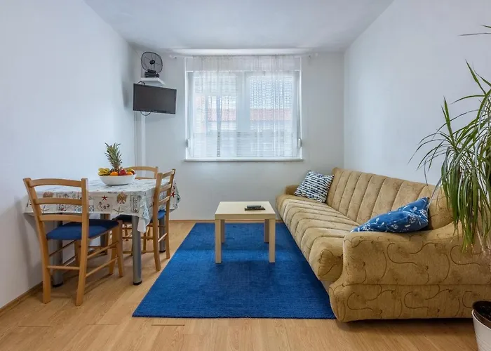 Megi Apartamento *